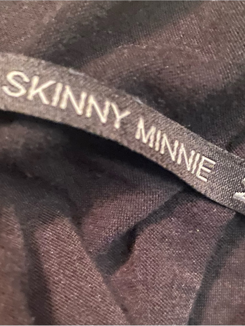 Skinny Minnie Printed Keyhole Short Sleeve Top - Black and Brown - Picture 2 of 9